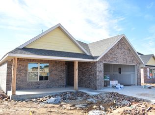 903 Woodplains Ave, Tontitown, AR 72762