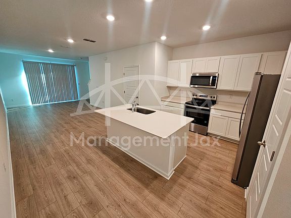 4th image of 5914 Ortega Lake Dr #1