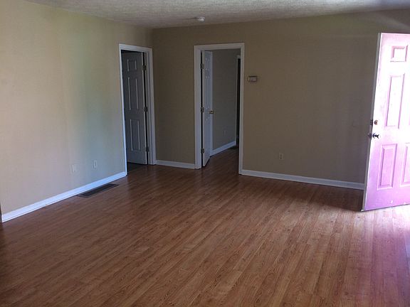 5th image of 239 McDaniel Dr #7