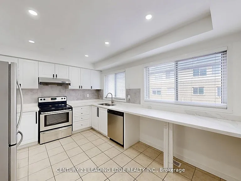 38 Rumi Cres — Photo 7