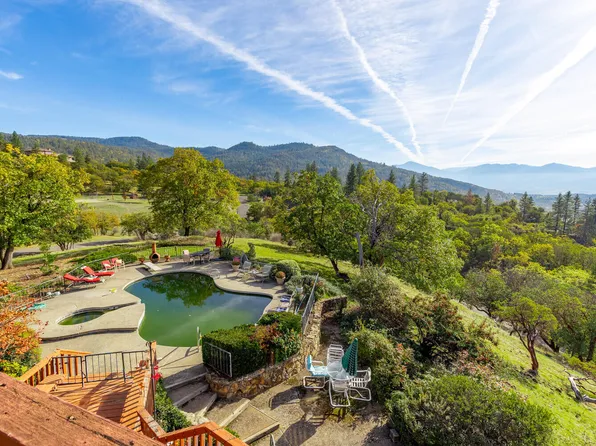 6401 Hillcrest Rd, Medford, OR 97504