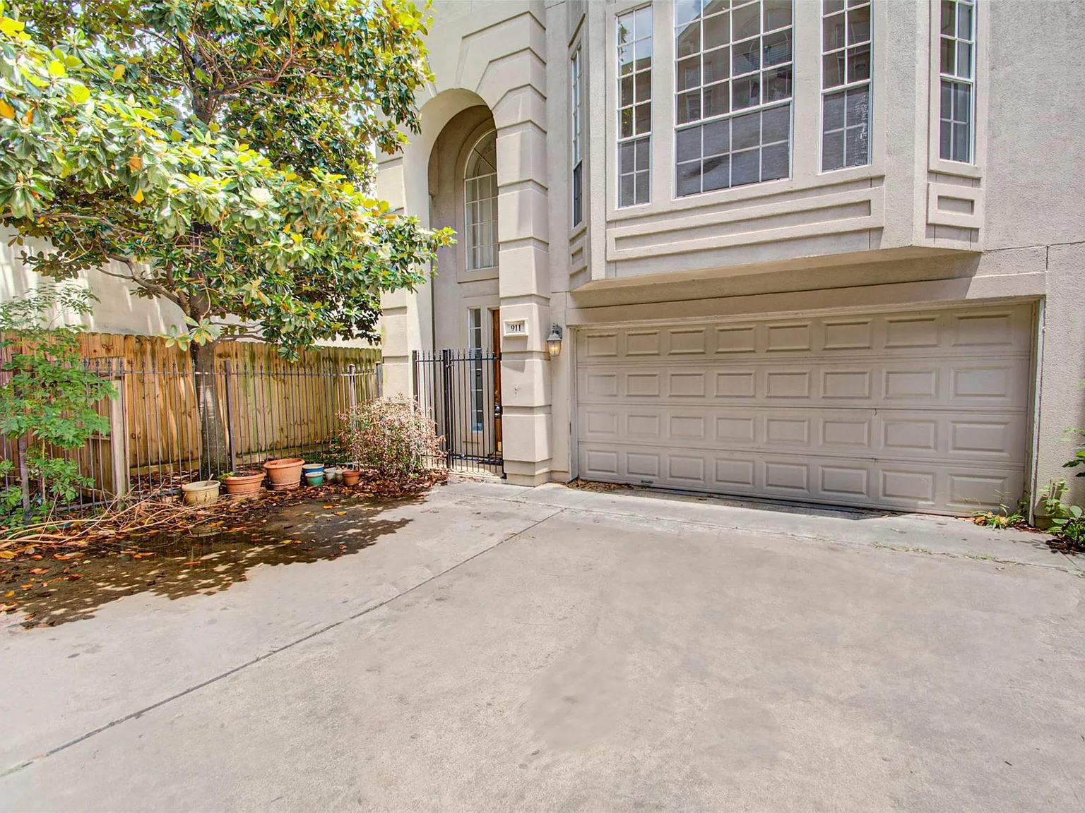 3 bed, 3.5 bath, 2213 sqft, $3,200 — Photo 4