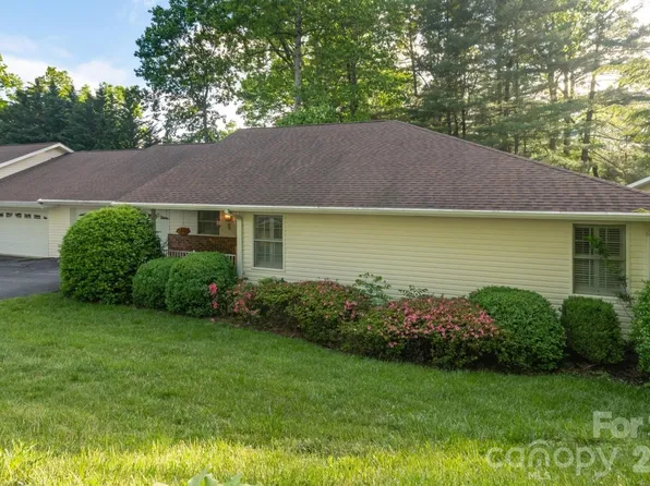 108 Bridgette Loop Rd, Hendersonville, NC 28791