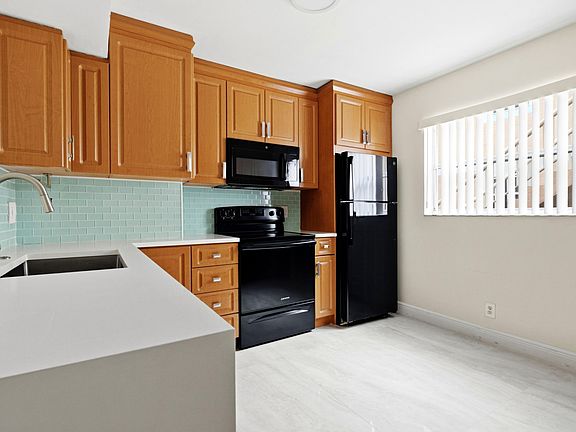 3rd image of 12069 ROYAL PALM Boulevard #3I
