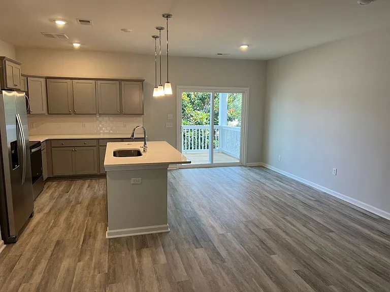 40 Hidden Pointe Dr — Photo 3