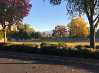 3040 Signature Ct, Medford, OR 97504