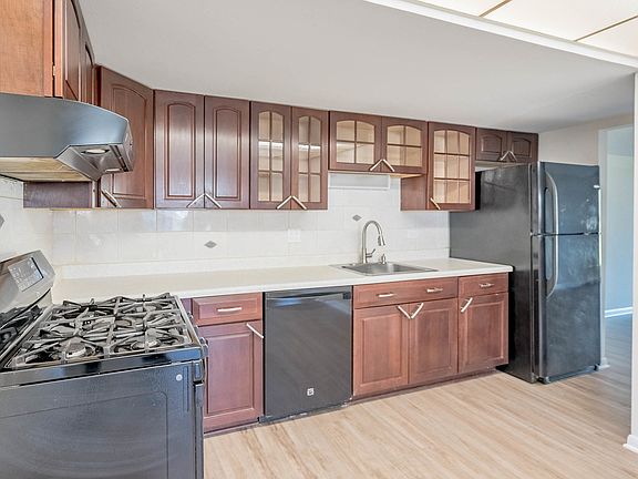 4th image of 159 Chatham Ct APT C