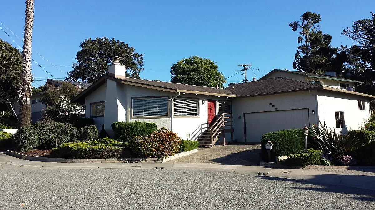 3 bed, 1704 sqft, $4,925 — Photo 1