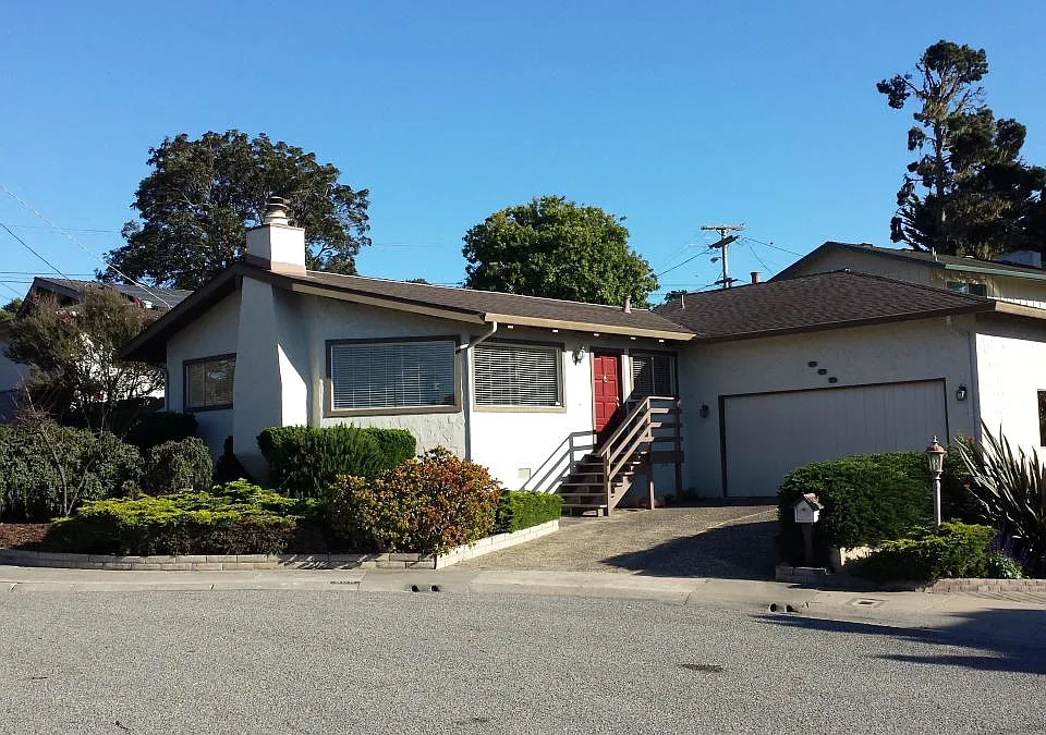 909 Beauford Pl