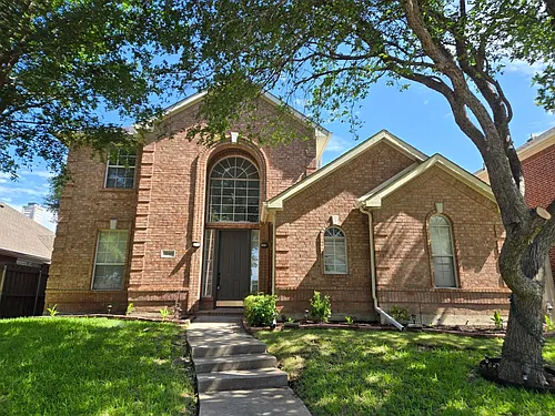 2040 Londonderry Dr Photo 1