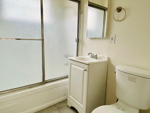5th image of 12767 Caswell Ave