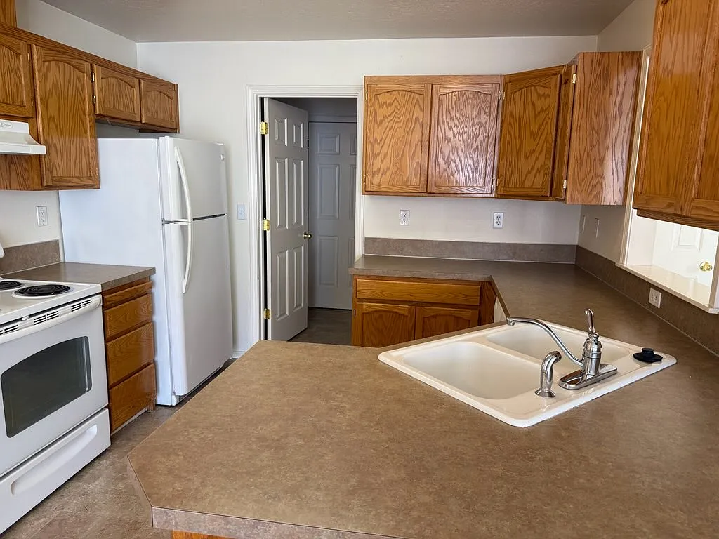 2 bed, 2.5 bath, 1230 sqft, $1,995 — Photo 4