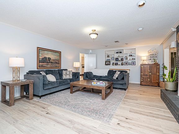 5th image of 1305 Cypress Dr