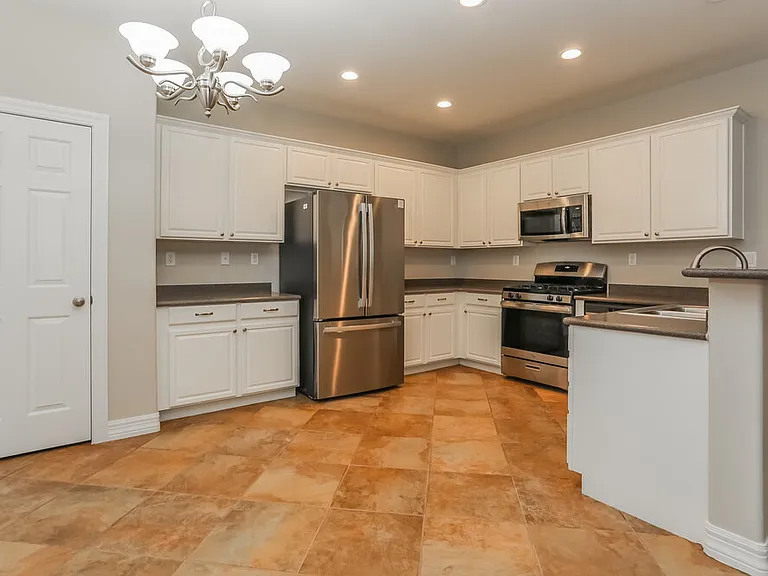 5809 Magic Oak St — Photo 6