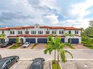 11339 SW 15th St, Pembroke Pines, FL 33025
