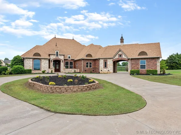 1463 Valley Dr, Fort Gibson, OK 74434