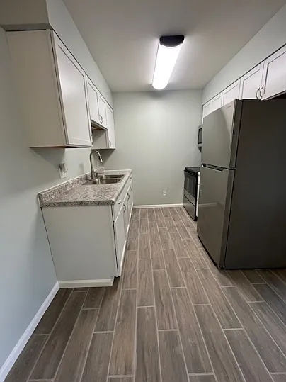 303 Birch Street - 10 — Photo 3