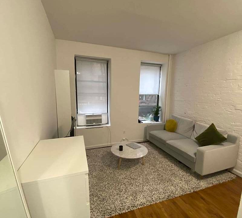 1st image of 107 Thompson St #2RE