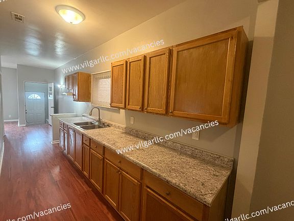 3rd image of 4842 Northcote Ave #1F