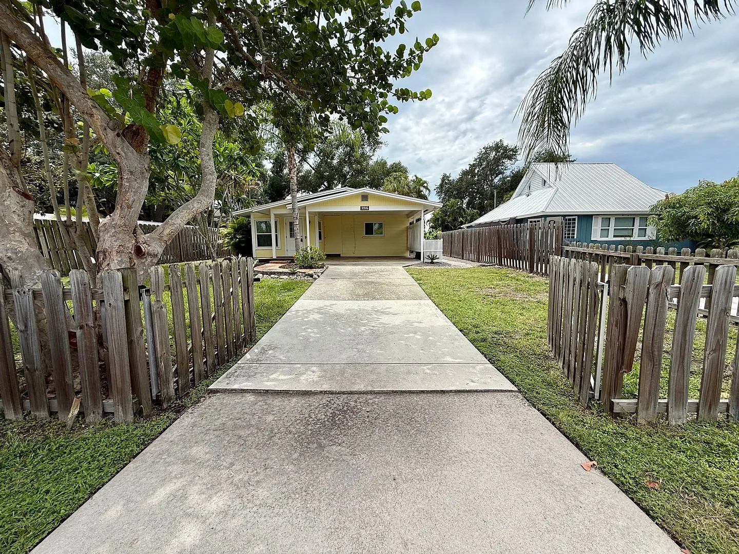 Charming 2-Bed/1-Bath Home for Rent in Southgate!! — Photo 2