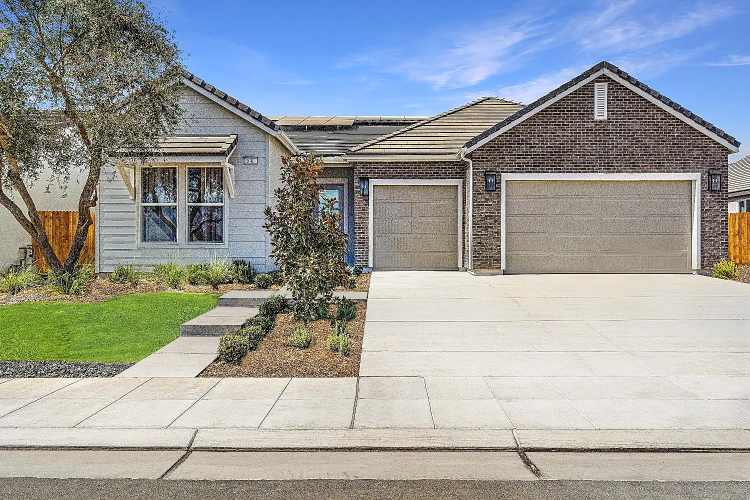 846 S Traverse Dr photo 1
