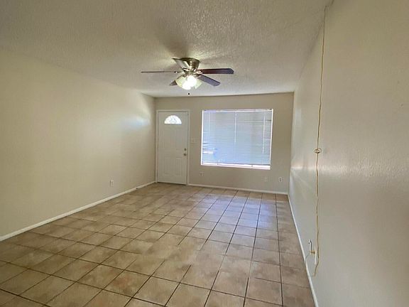 4th image of 2715 W Ellis Dr