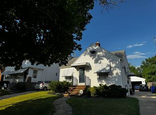 3261 Berea Rd, Cleveland, OH 44111
