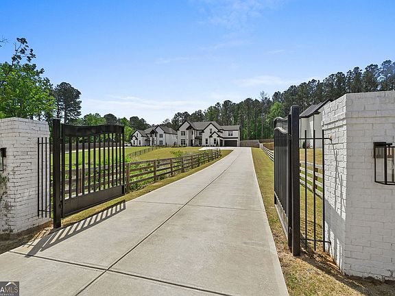 3rd image of 2694 Thompson Mill Rd