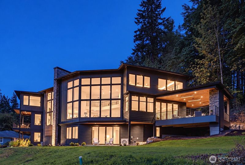 4th image of 13404 Woodinville-Redmond Road NE