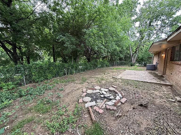 1238 Carla St — Photo 21