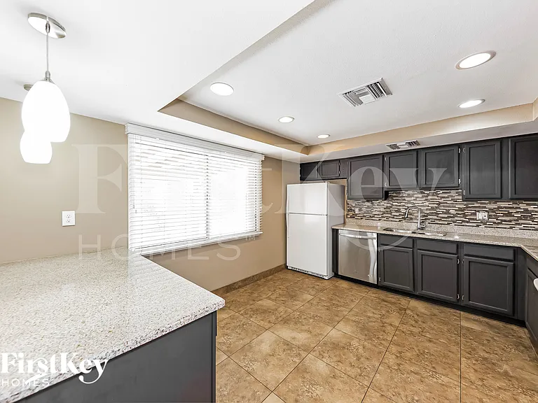 3550 E Thunderbird Rd — Photo 8