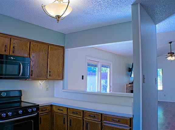 3rd image of 2419 Sendero Trl