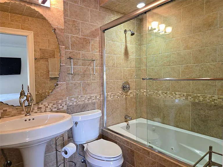 11820 Capri Cir S — Photo 34