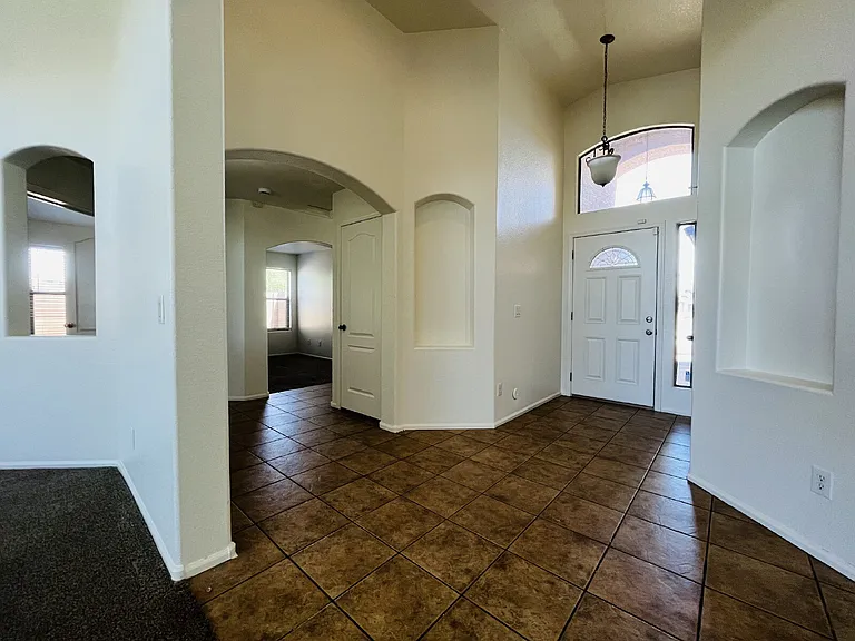 8202 S 47th Ave — Photo 11