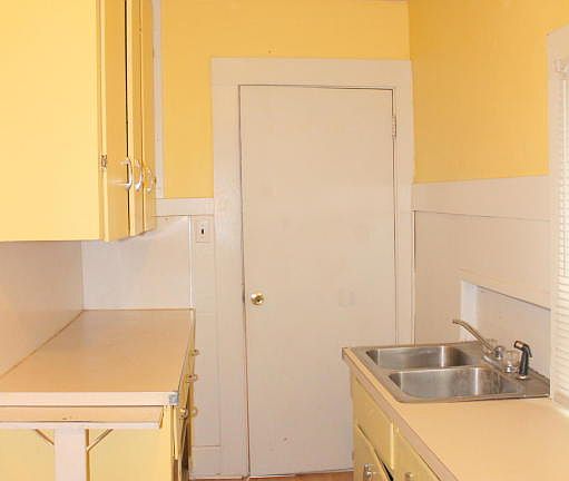 5th image of 2223 Francis Ave SE