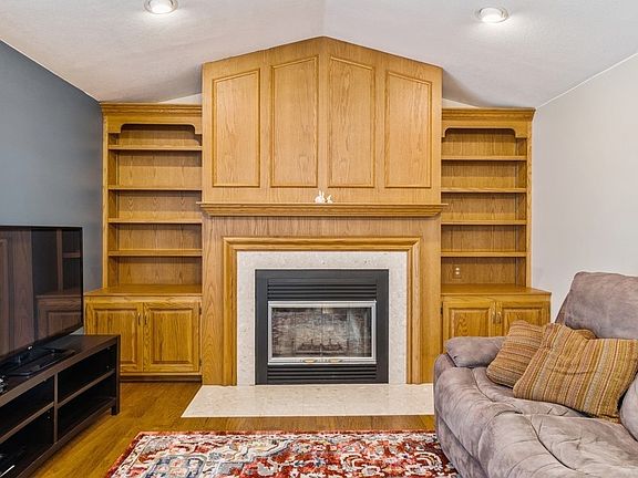 5th image of 2170 Stratford Dr