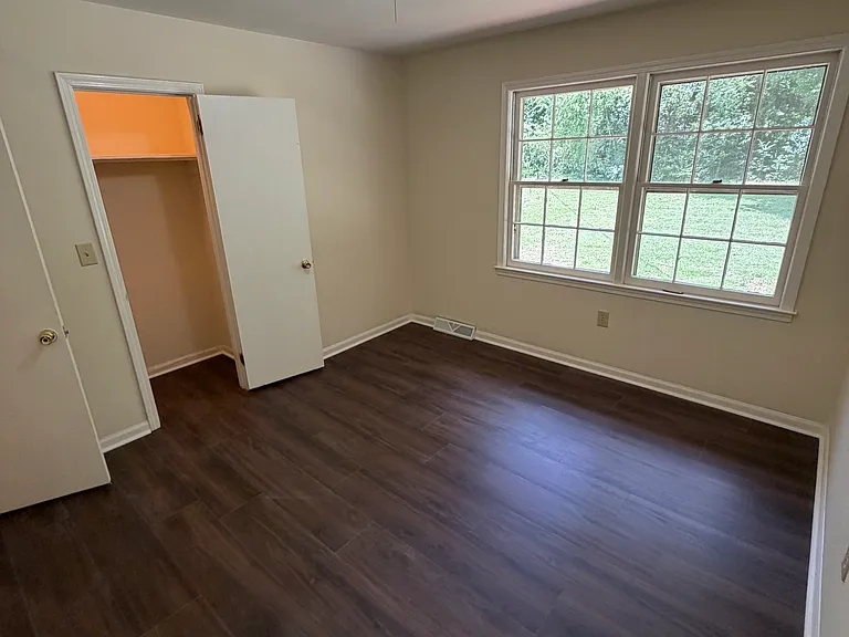 1507 E Calhoun St — Photo 10