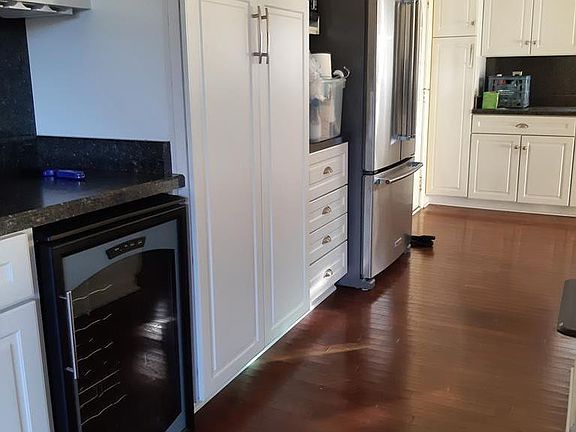 5th image of 3005 N Main St