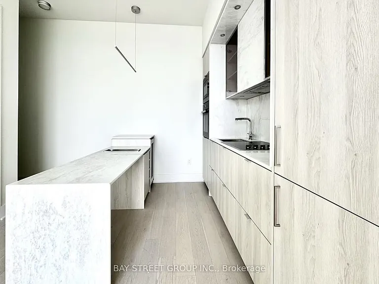 11 Yorkville Ave #6006 — Photo 9