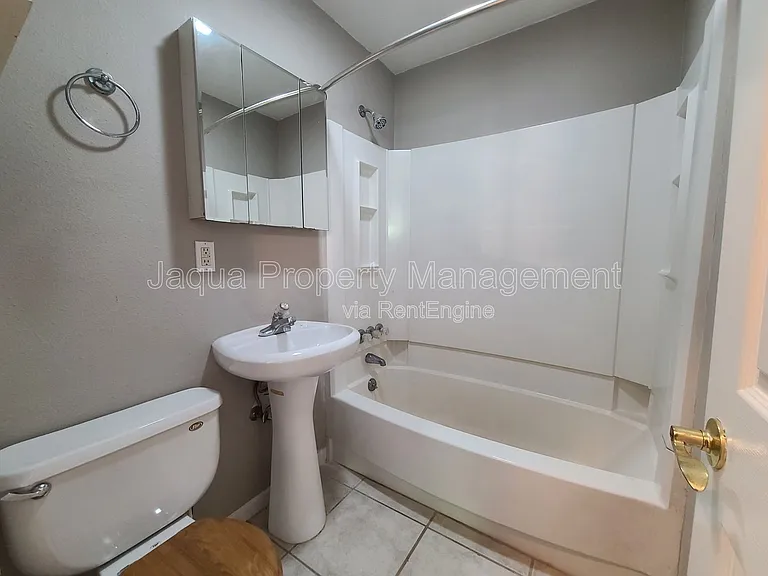 3970 Meadowbrook Rd — Photo 7