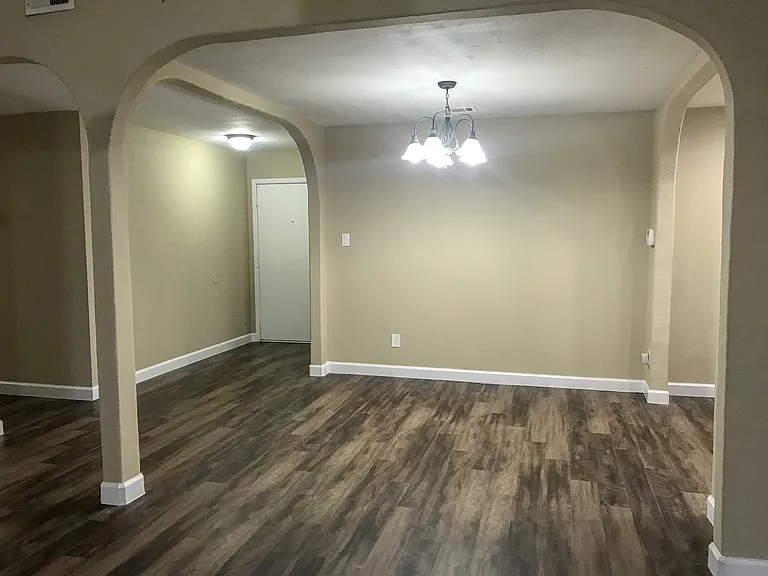 10511 Robinwood Cir — Photo 4