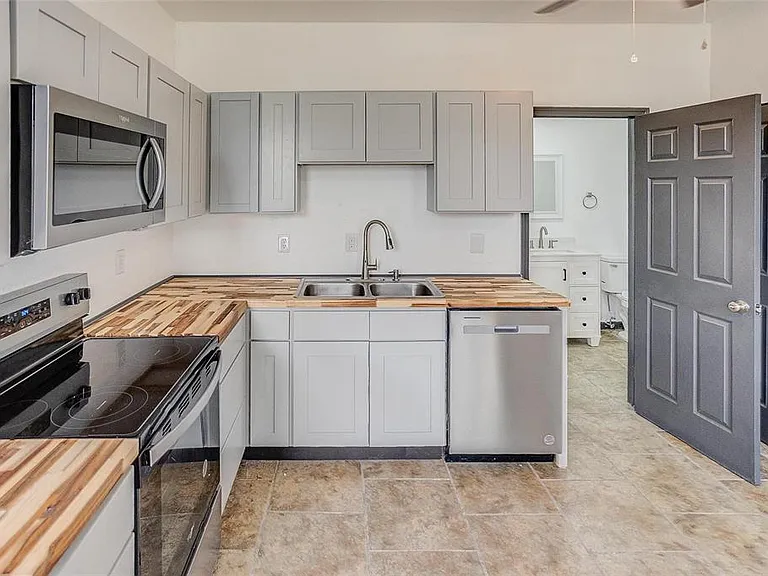 821 Niedringhaus Ave #C — Photo 5