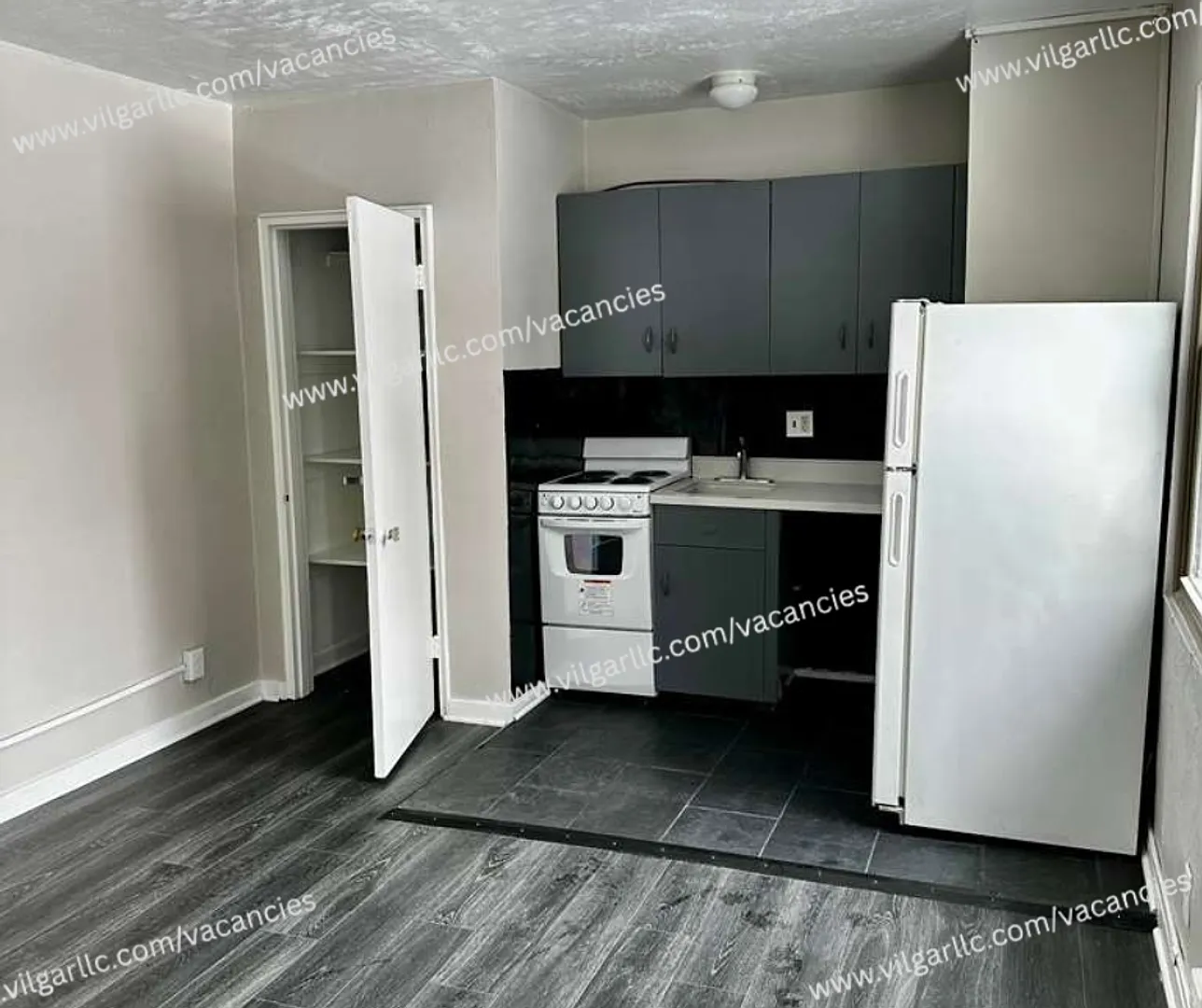 1520 Monroe St, — Photo 3
