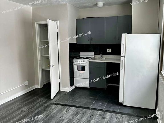 3rd image of 1520 Monroe St APT U
