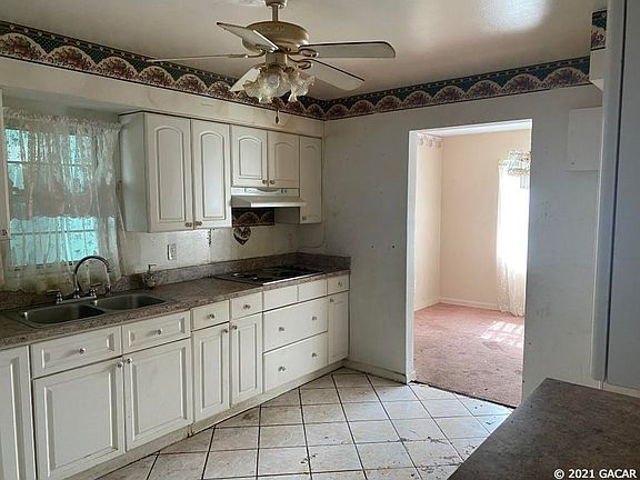 3rd image of 1305 SE 11th Ave