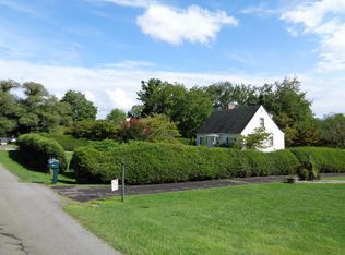 210 Sandalwood Dr, Bristol, VA 24201