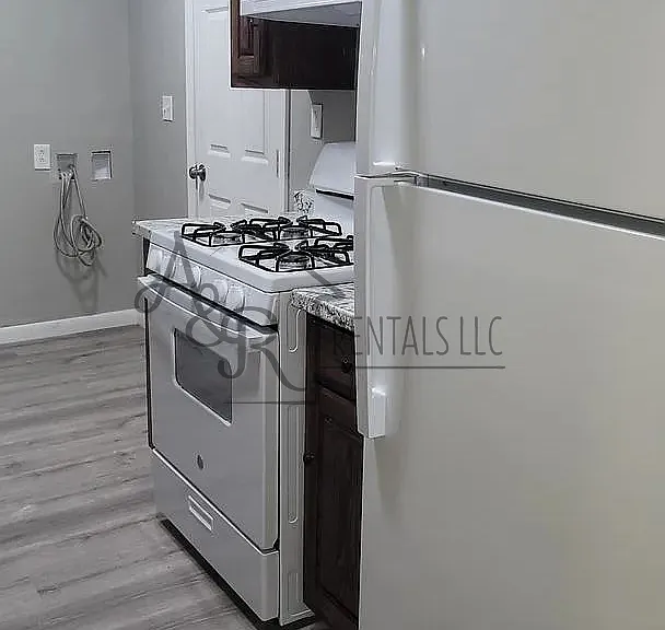 521 E 22nd St — Photo 13
