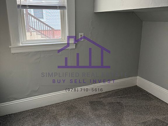 4th image of 34 College St #1