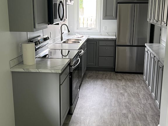 4th image of 1409 Imperial Dr