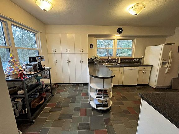 5th image of 2909 Barber Hill Ln